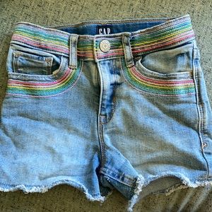 Kids high-waisted shorts